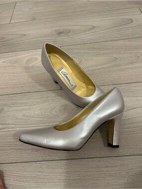 Caparros Silver Pointed-Toe Mid-Heel Pumps